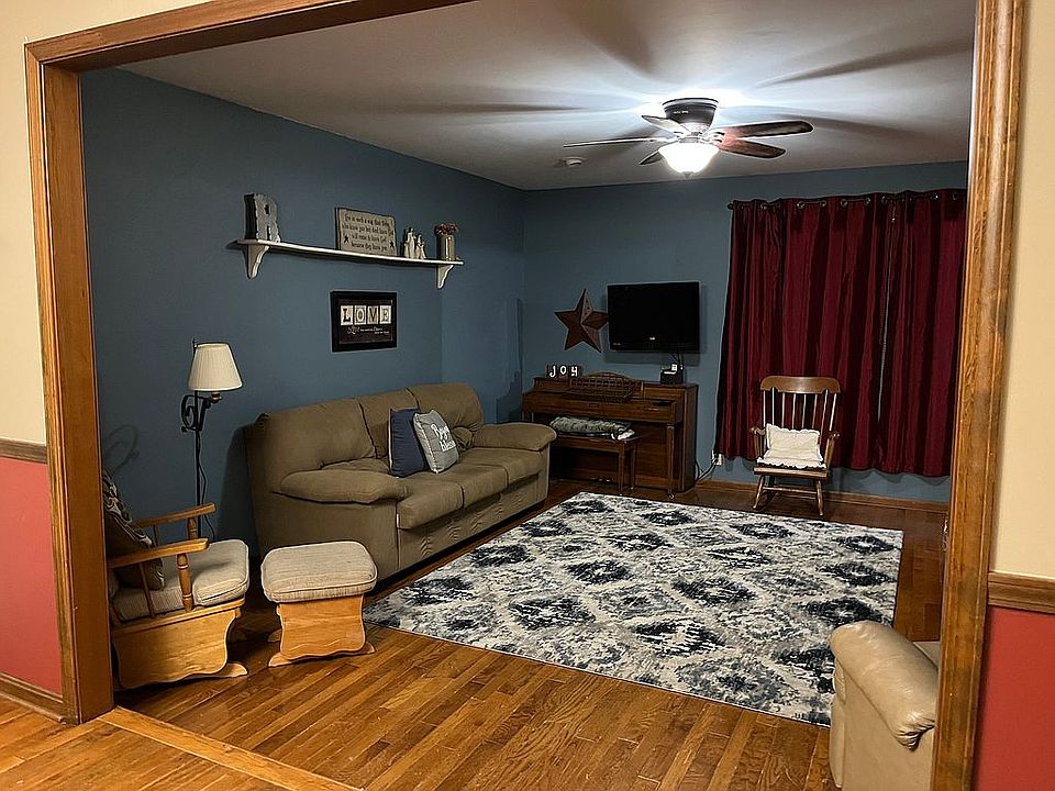 1st image of 672 S Summit Ln
