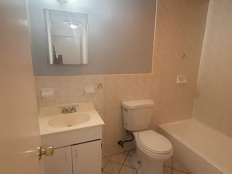 592 Bramhall Ave #1 — Photo 16
