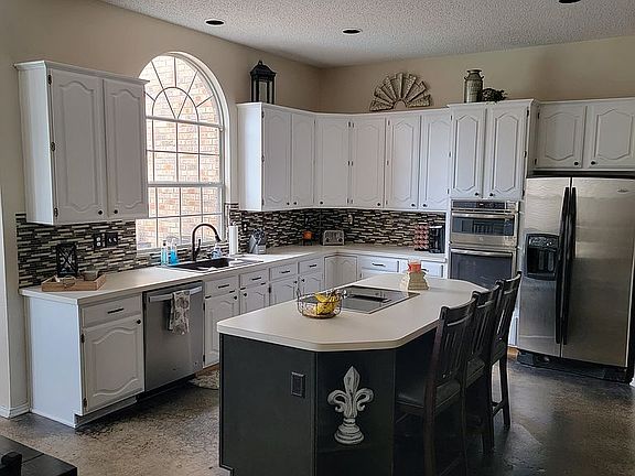 3rd image of 5411 Kingston Dr