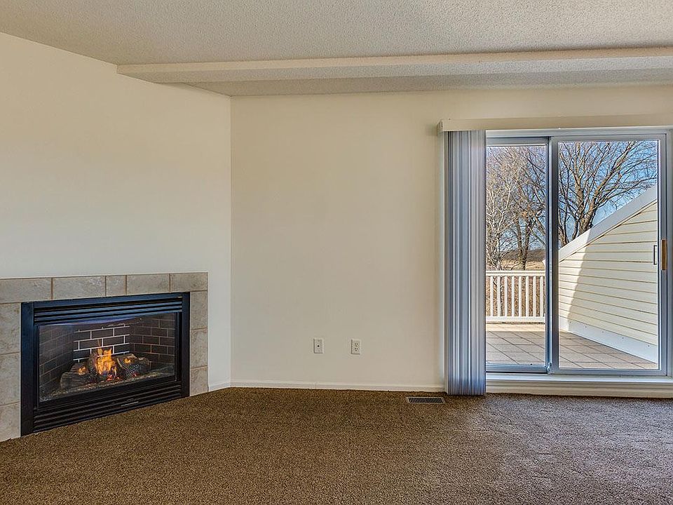 The Brittany's Townhomes and Apartments Livingroom