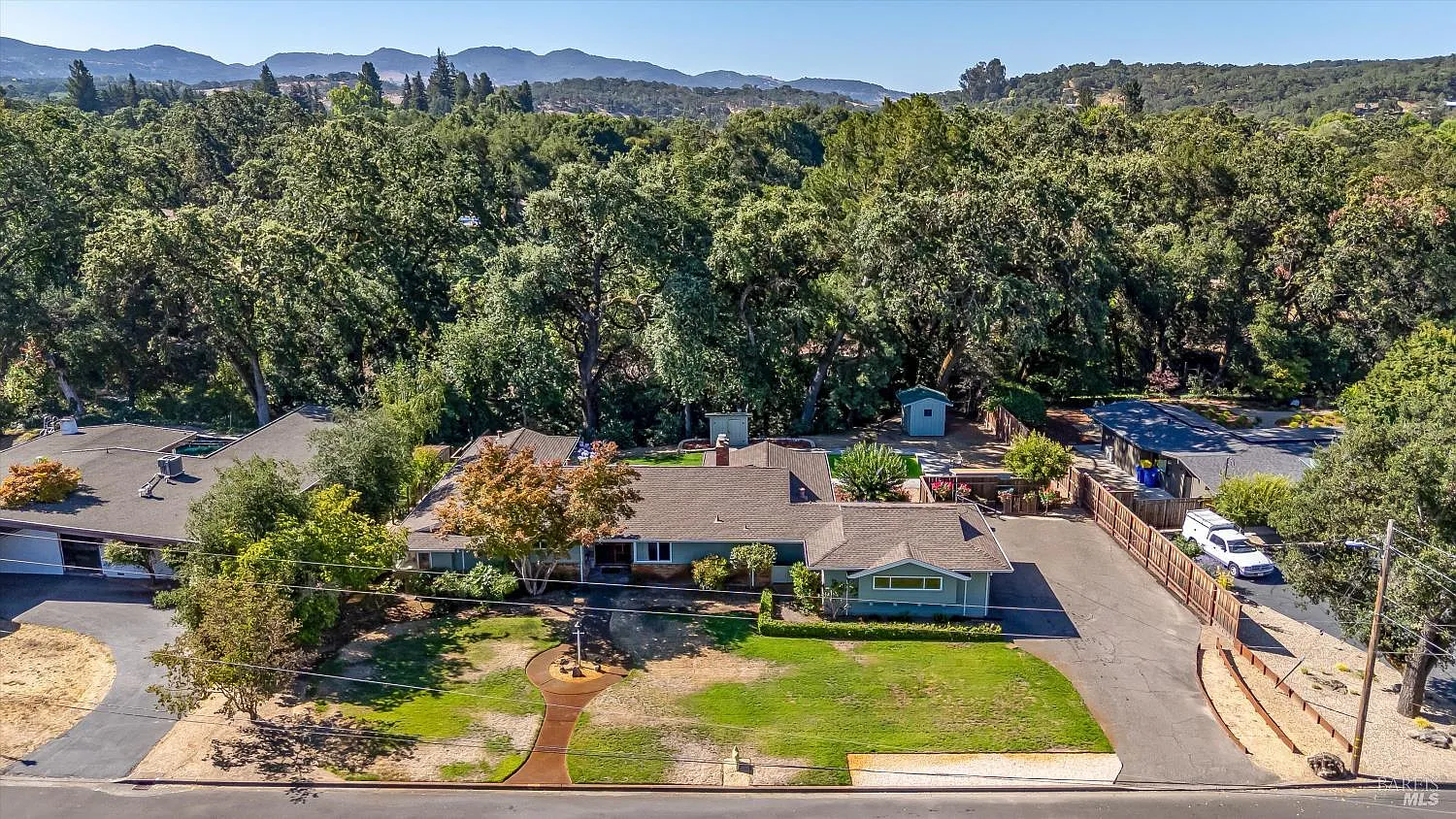 1240 Arroyo Sarco Way - 3bd/3ba, 2,423 sqft - in Napa, CA