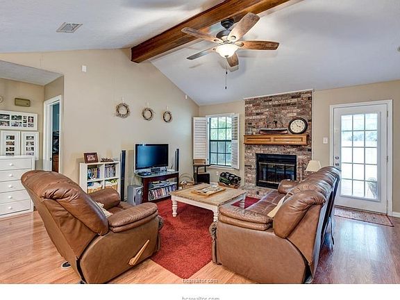 4th image of 3604 Ravenwood Dr