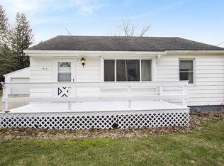 905 Chippewa St Buchanan MI 49107 Zillow