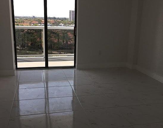 5th image of 20505 E Country Club Dr APT 1139