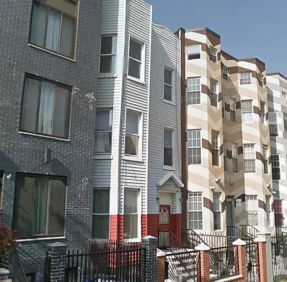 83 Cornelia St #3 — Photo 18
