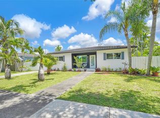 240 Nahkoda Dr, Miami Springs, FL 33166