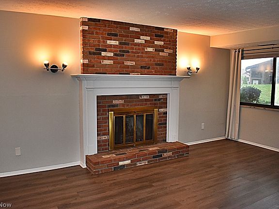 3rd image of 736 Kirkwall Dr