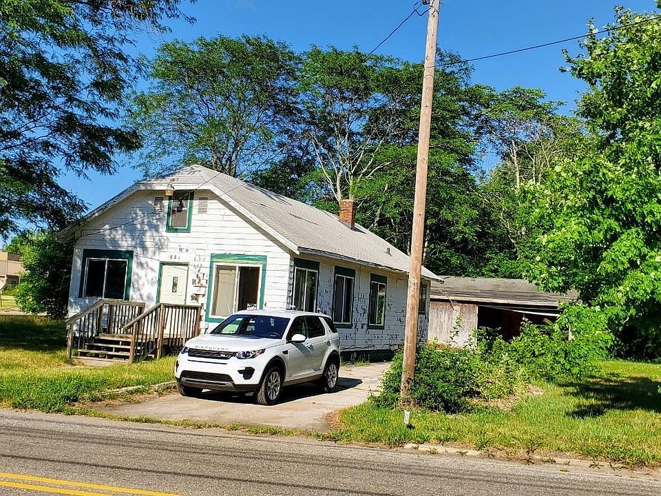 1st image of 483 Paw Paw Ave