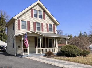 9 Warren St, Edgewater Park, NJ 08010