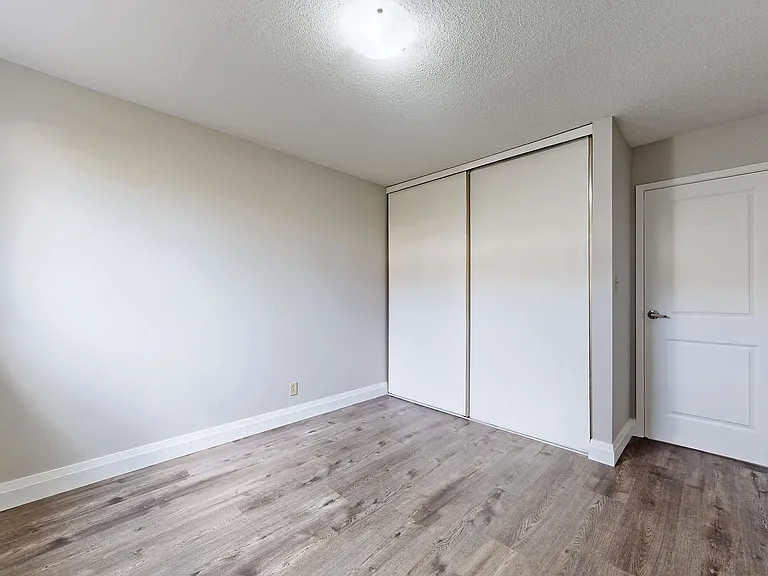 405 Sidney St — Photo 38
