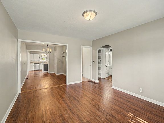 4th image of 524 W Wilson St