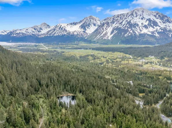13000 Knotwood St, Seward, AK 99664