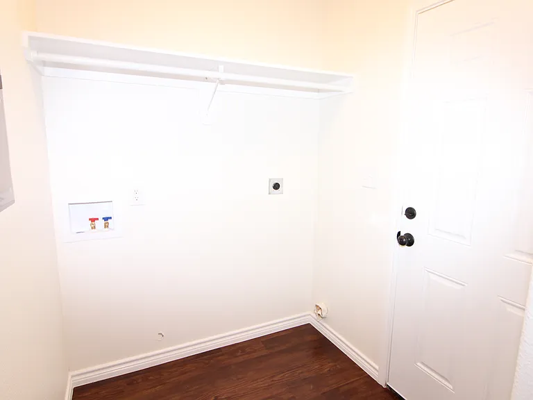104 Boston St — Photo 5