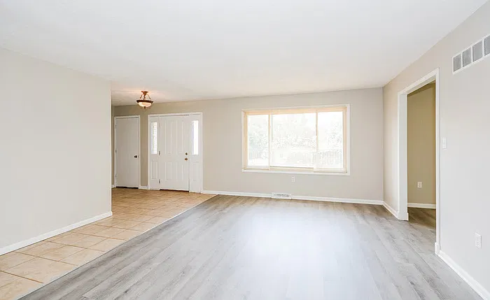 4 bed, 2.0 bath, 1773 sqft, $2,390 — Photo 4
