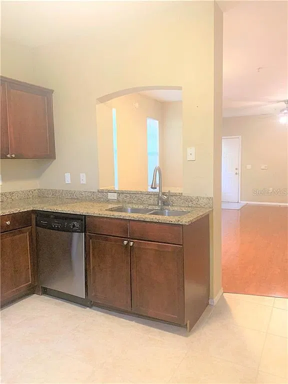 1 bed, 837 sqft, $1,575 — Photo 1