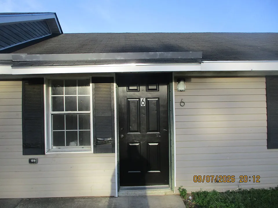 611 Swift St #6