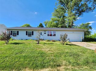 9011 S Blue Haven Dr, Troy, IL 62294