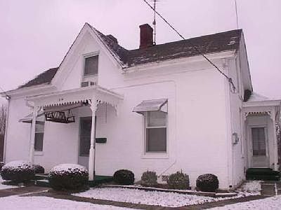 1st image of 215 S Mary Ellen St