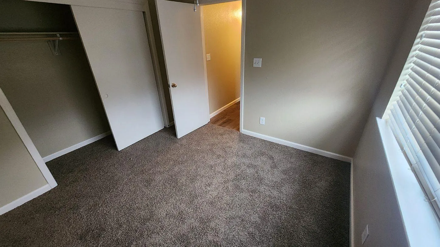 3 bed, 2.5 bath, 1418 sqft, $2,595 — Photo 3