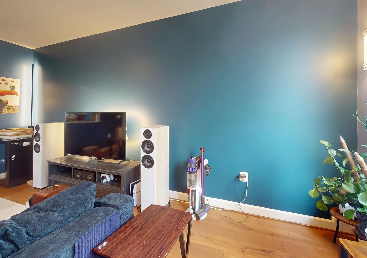 1,500 Square Foot Two Bedroom Duplex- Pets Welcomed, Off Street Parking, & Much More! — Photo 2