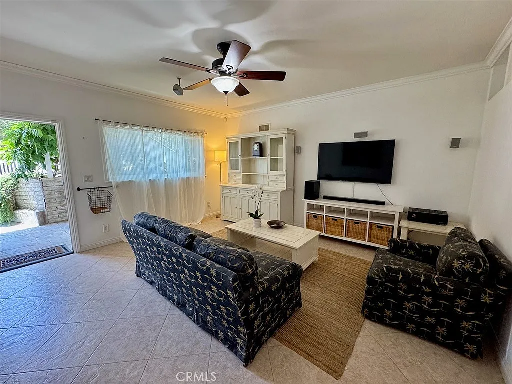 Photo 1 of 18 - 180 High Dr #B - Laguna Beach, CA Primary Photo - 180 High Dr #B