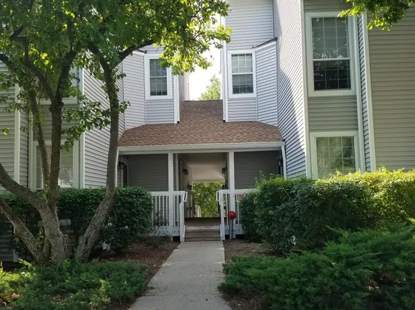 12 Gentry Dr, Englewood, NJ 07631