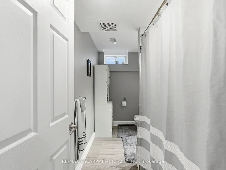 303 Caledon Ave #LOWER — Photo 25