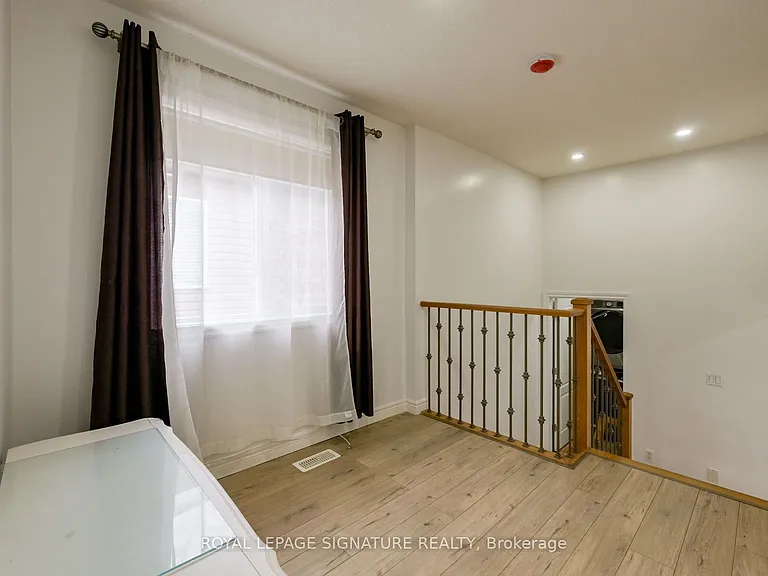96 Highgate Dr #UPPER LEVEL A — Photo 34