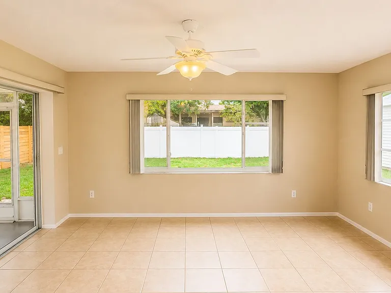 3435 Dunbar Dr — Photo 9