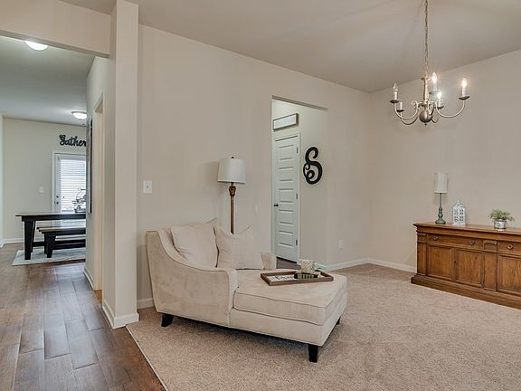 3rd image of 238 Fioli Cir