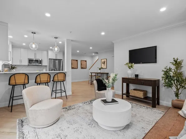 200 Fayette St #200, Watertown, MA 02472