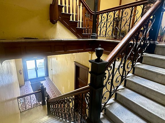 5th image of 722 Francis St #202