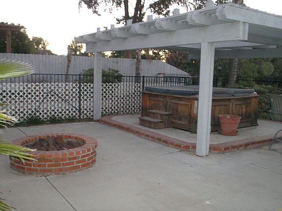Fire pit & Jacuzzi