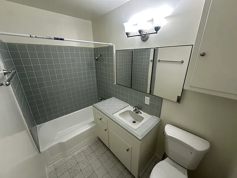 1130 N Louise St — Photo 6