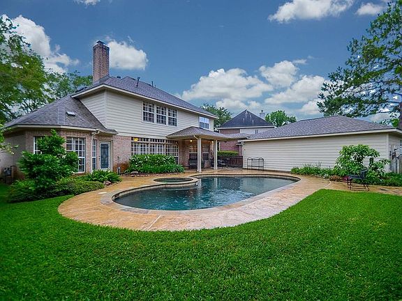 2nd image of 22202 Winding Lake Ct