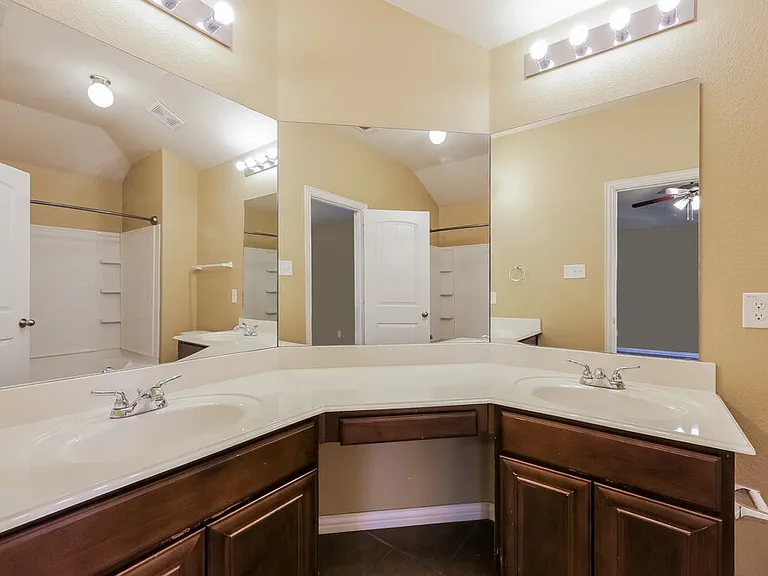 7681 Hollow Point Dr — Photo 11
