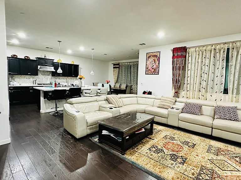 1569 Furtado Gln — Photo 7