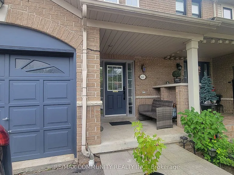 61 Beer Cres — Photo 2