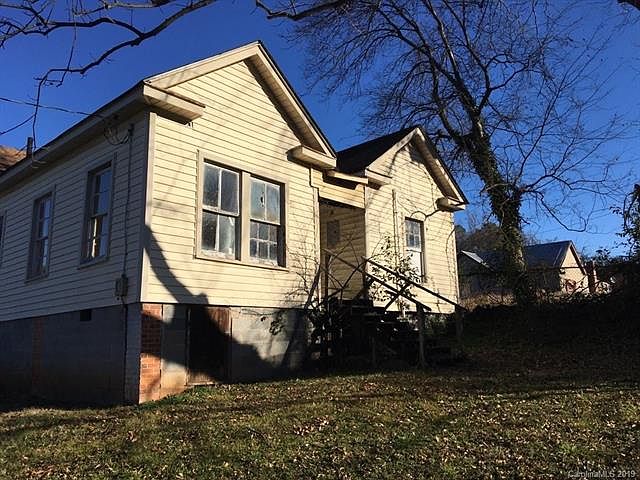 1st image of 315 Graham St