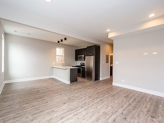 2nd image of 1334 N Wicker Park Ave Unit 2W