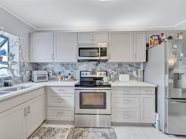 305 Congressional Way, Deerfield Beach, FL 33442