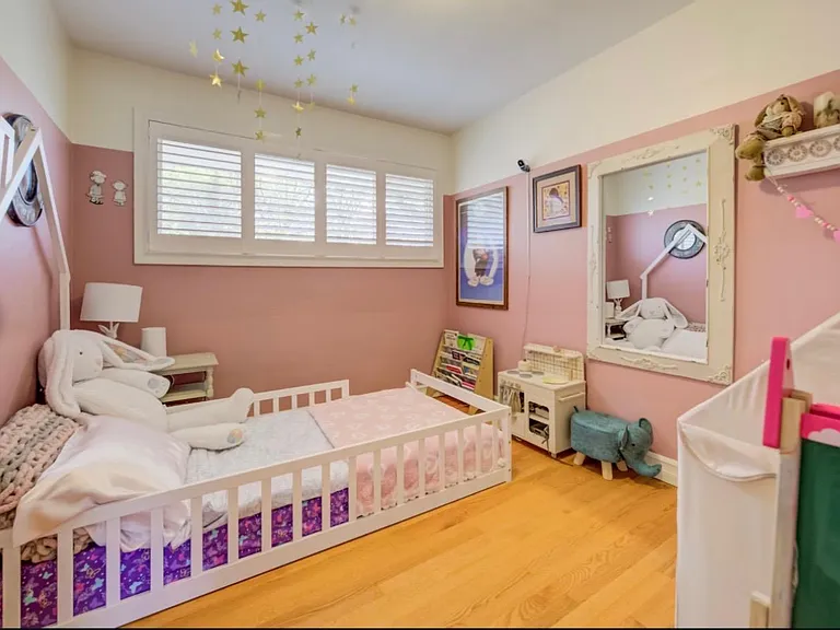 209 Willowdale Ave — Photo 7