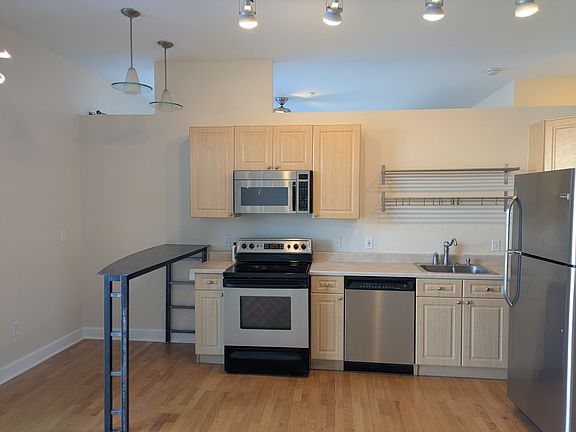 4th image of 5677 S Park Pl #204-C