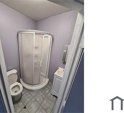 5th image of 221 E Ashmead St #1