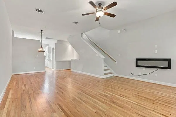 2 bed, 2.0 bath, 1492 sqft, $2,200 — Photo 4