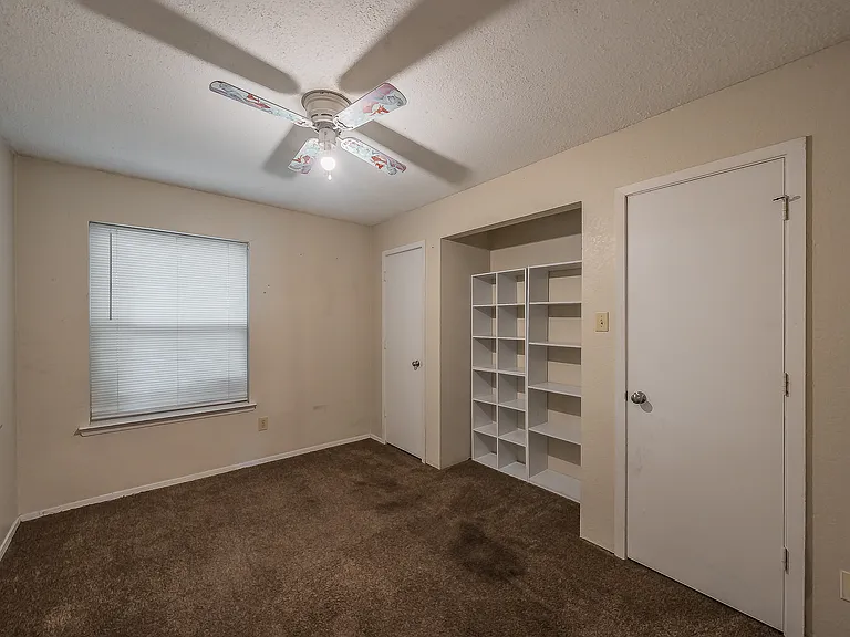5003 Maryanna Way #D — Photo 31