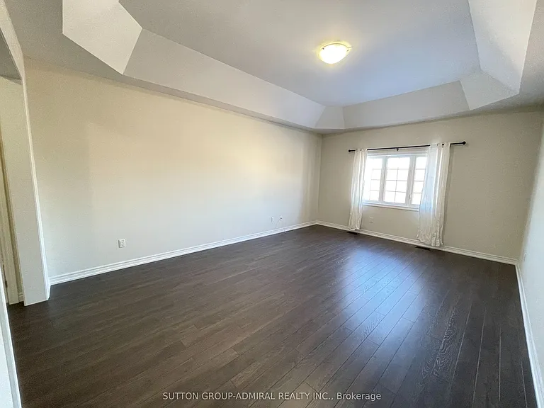 276 Chouinard Way — Photo 10