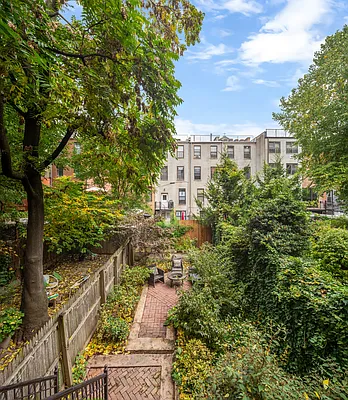 Sold by Douglas Elliman | media 28