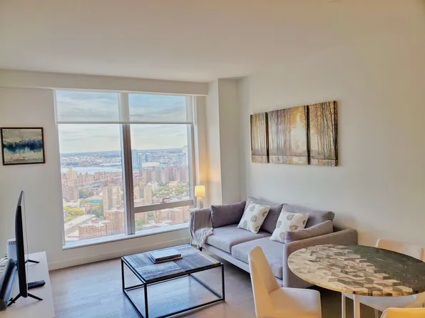 252 South Street image 4 of 17