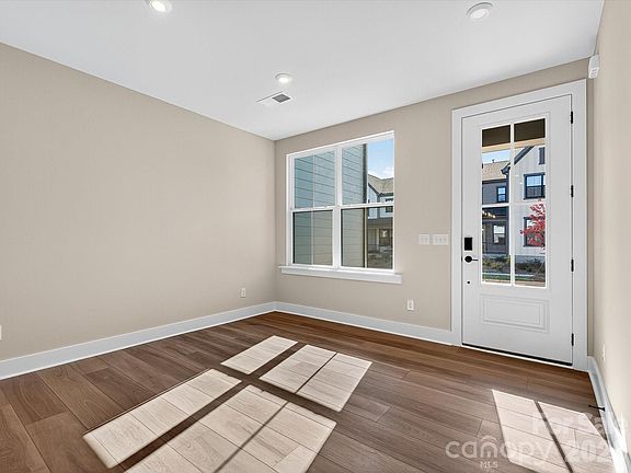 5th image of 212 Halemarg Dr